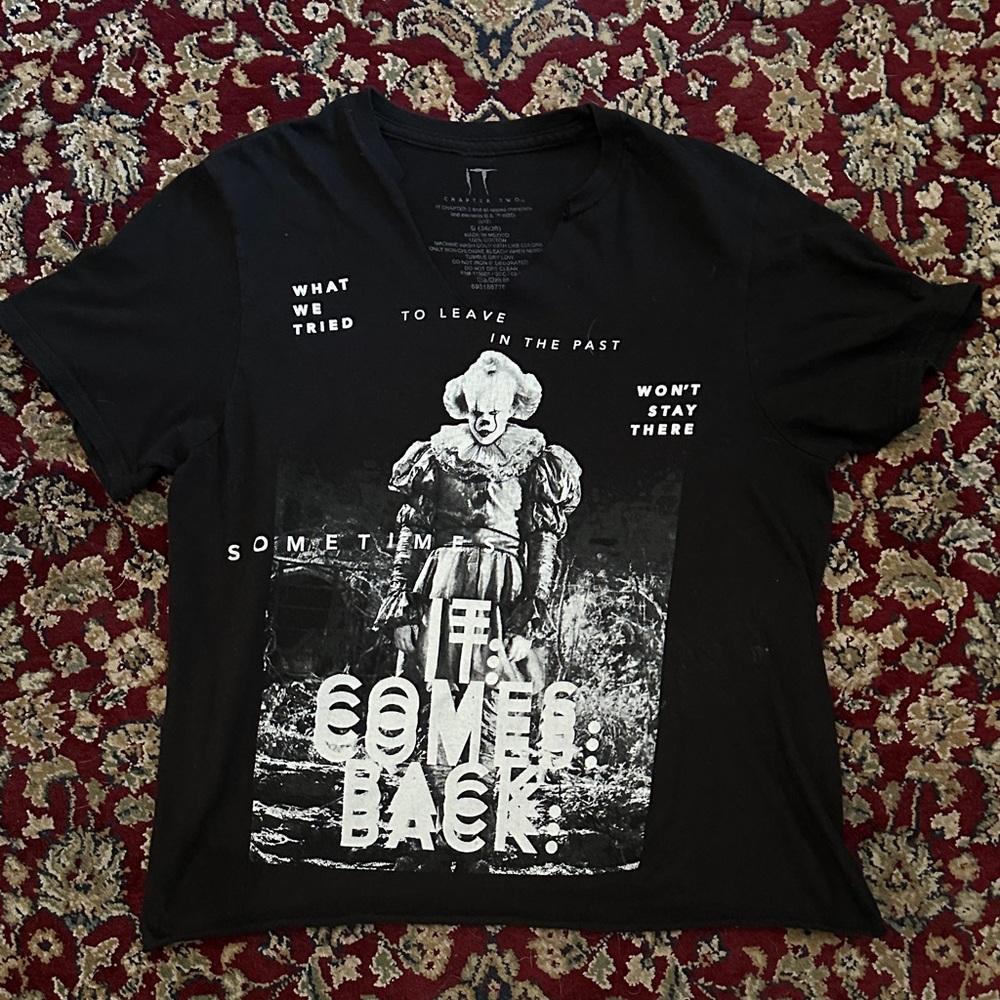 It Chapter 2 Pennywise the Clown Black Cropped Horror Graphic Tee Size S